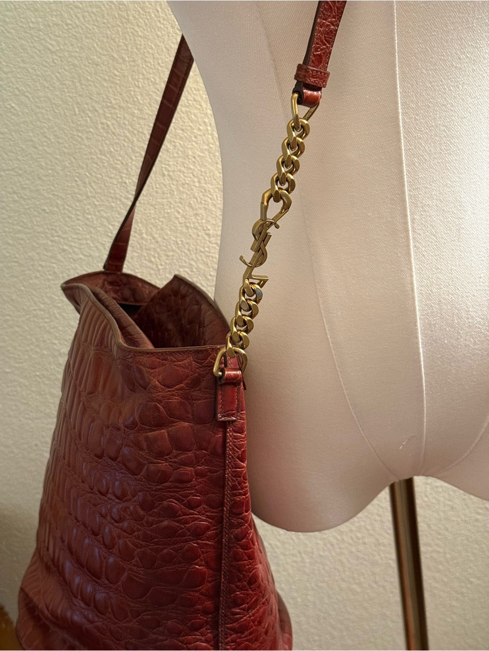 Saint Laurent Burgundy Croc-Embossed Leather Shoulder Bag with Gold Chain